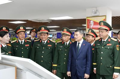 Thủ tướng Lê Minh Hưng dự khai giảng năm học mới tại Học viện Quốc phòng