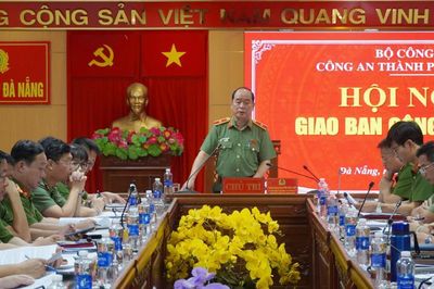 Đẩy mạnh đấu tranh, trấn áp tội phạm, hoàn thành các chỉ tiêu công tác