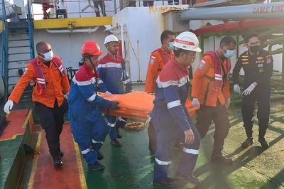 Indonesia nỗ lực tìm kiếm 129 người mất tích trong vụ lật phà