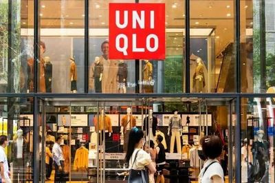Vì sao Uniqlo biết quần áo chưa thanh toán?