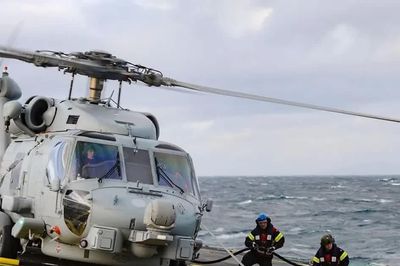 Đan Mạch nói tàu chiến Nga bắn pháo sáng gần trực thăng quân sự