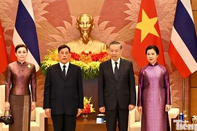 Truyền thông Thái Lan đưa tin đậm nét chuyến thăm của Nhà vua và Hoàng hậu đến Việt Nam