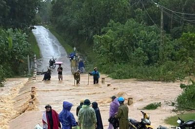 Thanh Hóa: Ngập nhiều nơi, chia cắt giao thông