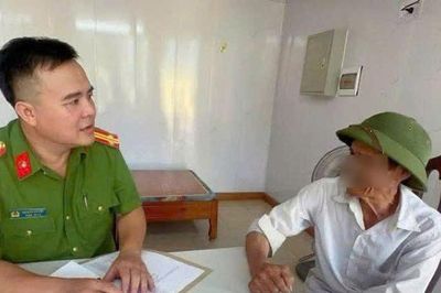 Công an hỗ trợ người cao tuổi đi lạc trở về đoàn tụ với gia đình