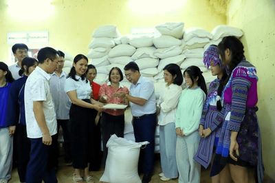 Gần 60.000 tấn gạo hỗ trợ cho học sinh vùng khó: Cần thống nhất từ chính sách đến thực tế