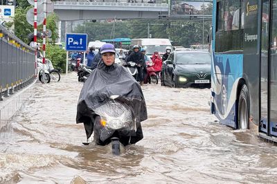Mưa lớn dồn dập còn kéo dài, miền Bắc và Hà Nội khi nào tạnh?