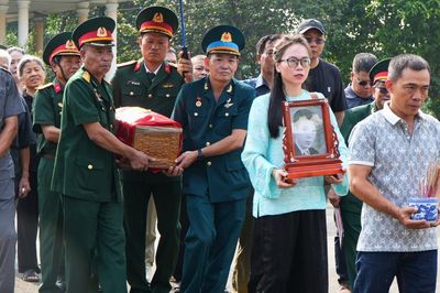Người mẹ 103 tuổi chờ gần nửa thế kỷ đón con trai liệt sĩ trở về