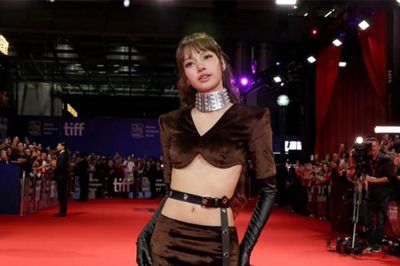 Ca sĩ Lisa nhóm BlackPink chính thức xin lỗi