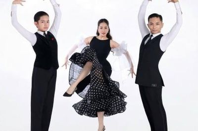 Khánh Thi khoe con trai 11 tuổi cao hơn mẹ, gương mặt cực điện ảnh