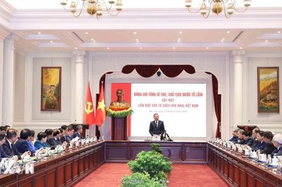 Tổng Bí thư, Chủ tịch nước gặp mặt Ban Chấp hành Liên hiệp các tổ chức hữu nghị Việt Nam khóa VII