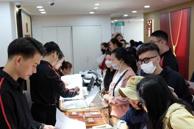 Giá vàng sáng 15/9 giảm 300.000 đồng xuống còn 145,3 triệu đồng/lượng