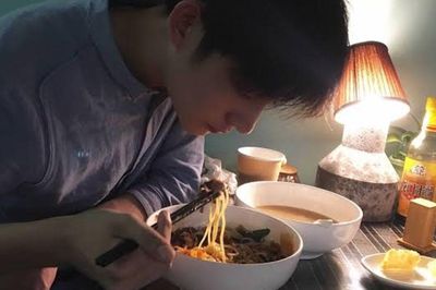 Ăn tối muộn thường xuyên, cơ thể dễ gặp những thay đổi gì?