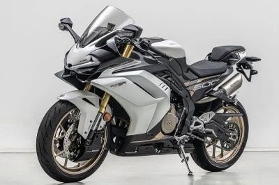 Môtô 500cc 4 xi-lanh, công suất gần 83 mã lực, thêm loạt công nghệ cao cấp