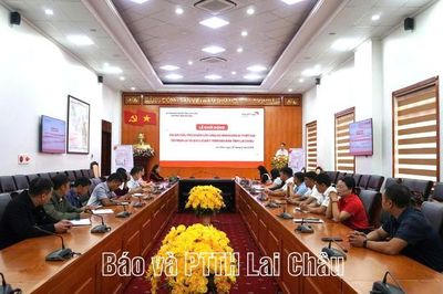 Hơn 1 tỷ đồng hỗ trợ người dân bị thiệt hại do mưa lũ, sạt lở đất