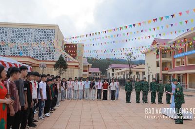 Đồn Biên phòng Pò Mã tổ chức chương trình ngoại khóa cho học sinh