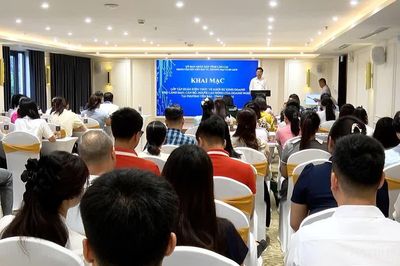 100 học viên được trang bị kiến thức khởi sự kinh doanh