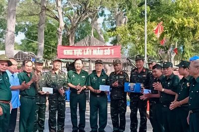Vẹn tròn nghĩa tình đồng đội
