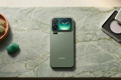 Xiaomi 18 Pro lộ diện màn hình phụ AI độc đáo cùng viền mỏng và nút bấm vật lý hoàn toàn mới