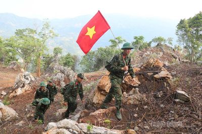 Bền bỉ tìm đồng đội