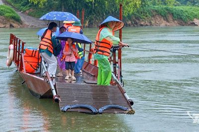 Bến đò Đoàn Kết hoạt động trở lại, nối đôi bờ vui