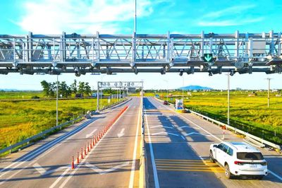 Chưa thể thu phí cao tốc Cần Thơ - Cà Mau từ 15/9