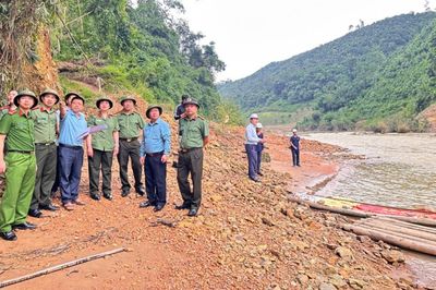 Công an Lạng Sơn chủ trì xây cầu dân sinh cho người dân vùng lũ