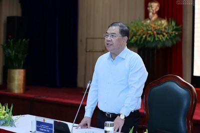 Phó thủ tướng: Đẩy mạnh nguồn điện mặt trời mái nhà, cơ chế mua bán điện trực tiếp