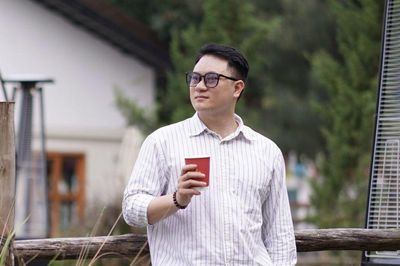 Lê Đình Trung với tiểu thuyết "Giữa hai ngọn lửa"