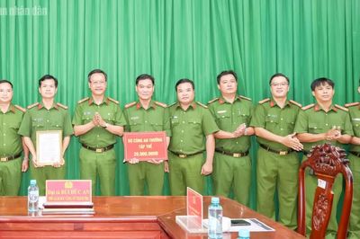 Băng rừng vượt núi bắt kẻ giết người, cướp tài sản tại Campuchia