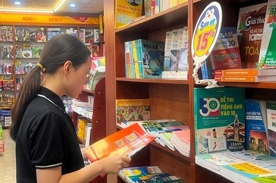 Sửa đồng bộ chương trình và sách giáo khoa: Yêu cầu từ thực tiễn