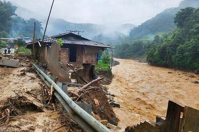 Mưa lớn ngày 15/9: Danh sách 137 xã, phường có nguy cơ lũ quét, sạt lở