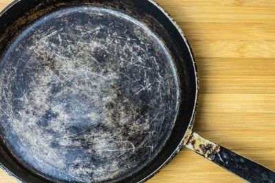 Lời khuyên cho những gia đình đang dùng chảo đã bong lớp chống dính