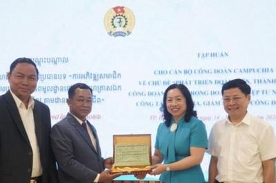 Cán bộ công đoàn chủ chốt của Campuchia được tập huấn nghiệp vụ tại Việt Nam