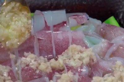Mực tươi om mướp - món mới không cần nước vẫn mềm ngọt, đậm đà cuốn cơm