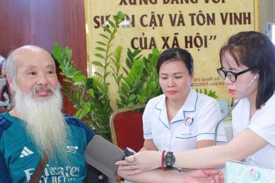 Khoảng 5 triệu người cao tuổi đã được khám sức khỏe định kỳ, khám sàng lọc miễn phí