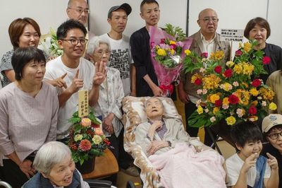 Nhật Bản chạm mốc kỷ lục mới về số người trên 100 tuổi