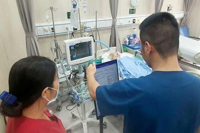 Bộ trưởng Bộ Y tế yêu cầu đẩy mạnh, xử lý dứt điểm các 'điểm nghẽn' chuyển đổi số y tế