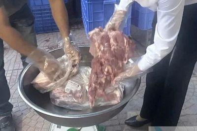 TP Hà Nội yêu cầu làm rõ phản ánh thực phẩm 'có mùi lạ' tại trường học