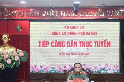 Giám đốc Công an Hà Nội tiếp công dân theo hình thức trực tuyến
