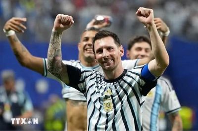Messi trở lại tuyển Argentina để đá trận chia tay