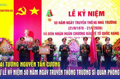 Đại tướng Nguyễn Tân Cương dự Lễ kỷ niệm 50 năm Ngày truyền thống Trường Sĩ quan Phòng hóa