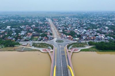 Đường Nguyễn Hoàng ngổn ngang, nhiều hạng mục chậm tiến độ