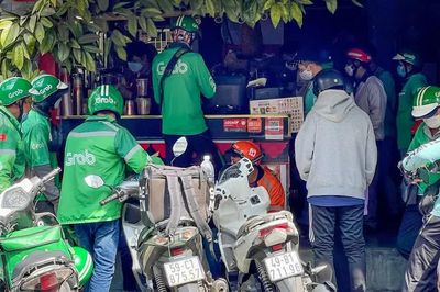 Tài xế xe công nghệ cần 'tấm lưới' an sinh