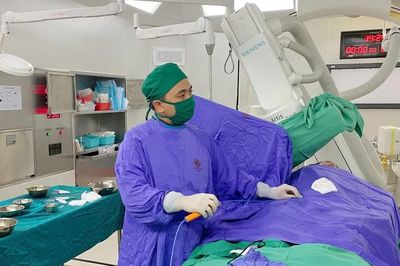Tim đập lỗi nhịp 15 năm, người phụ nữ triệt đốt ổ loạn nhịp, tránh suy tim