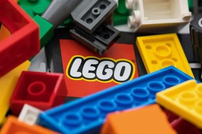 [VIDEO] Quy định châu Âu buộc Lego, Volkswagen chi tỷ đô mua nhựa tái chế