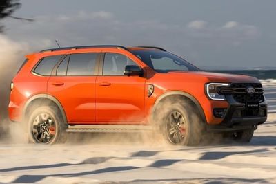 Top 4 xe SUV 7 chỗ bán chạy nhất tháng 8/2026: Ford Everest tiếp tục dẫn đầu