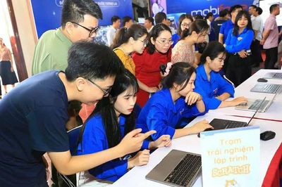 Điện Biên: Khi người trẻ hóa thân thành 'cầu nối' đưa công nghệ số chạm đến từng người dân