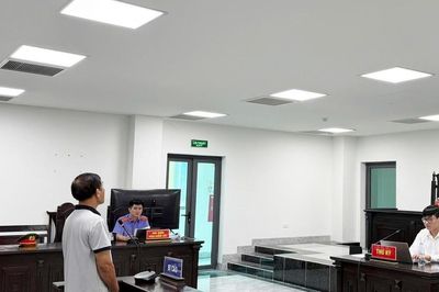 Mua gạo trôi nổi đóng bao bì giả thương hiệu nổi tiếng để bán, người đàn ông lĩnh án 2 năm tù
