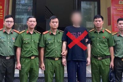 Bắt giữ đối tượng truy nã quốc tế về hành vi buôn lậu
