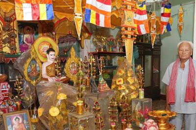 Cụ ông Khmer 93 tuổi dành 26 năm dựng nhà tháp, tạc hàng nghìn tượng Phật